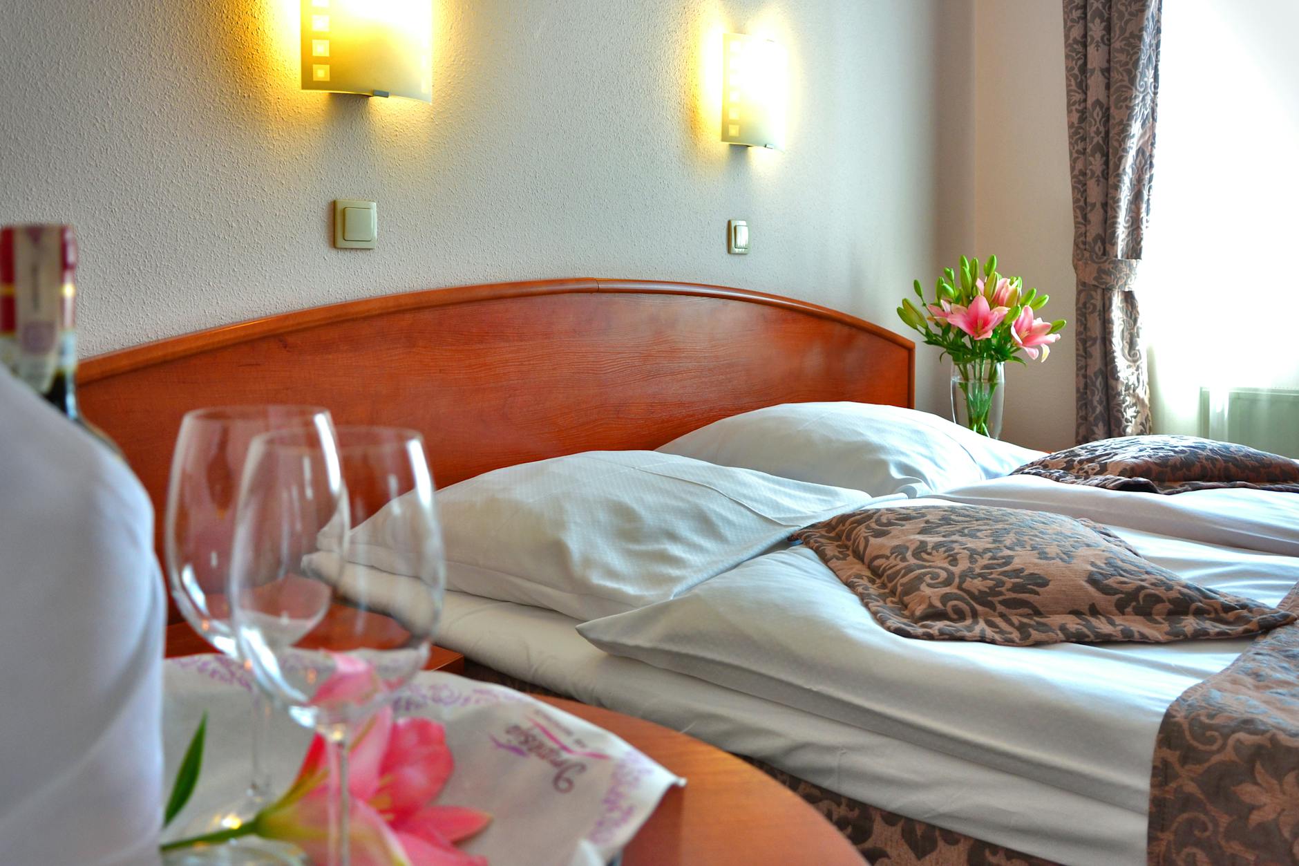 Habitación de hotel elegante - pre-arrival upselling